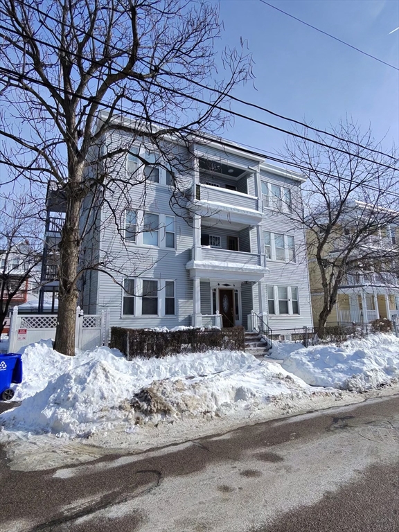 31 Middleton, Boston, Massachusetts, 3 Bedrooms Bedrooms, 5 Rooms Rooms,1 BathroomBathrooms,Residential Lease,For Rent,Middleton,73478948