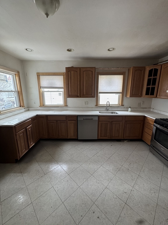 43 Clark Street, Everett, Massachusetts, 4 Bedrooms Bedrooms, 6 Rooms Rooms,1 BathroomBathrooms,Residential Lease,For Rent,Clark Street,73478977