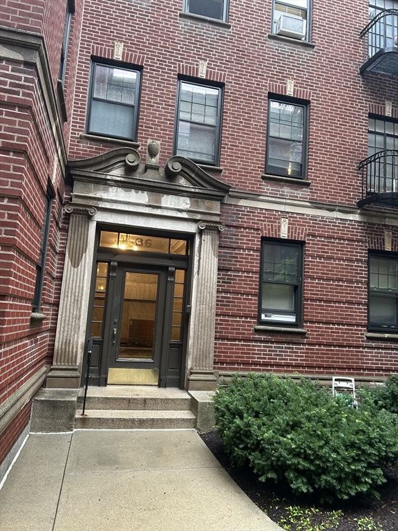 36 Linnaean St, Cambridge, Massachusetts, 1 Bedroom Bedrooms, 3 Rooms Rooms,1 BathroomBathrooms,Residential Lease,For Rent,Linnaean St,73478989