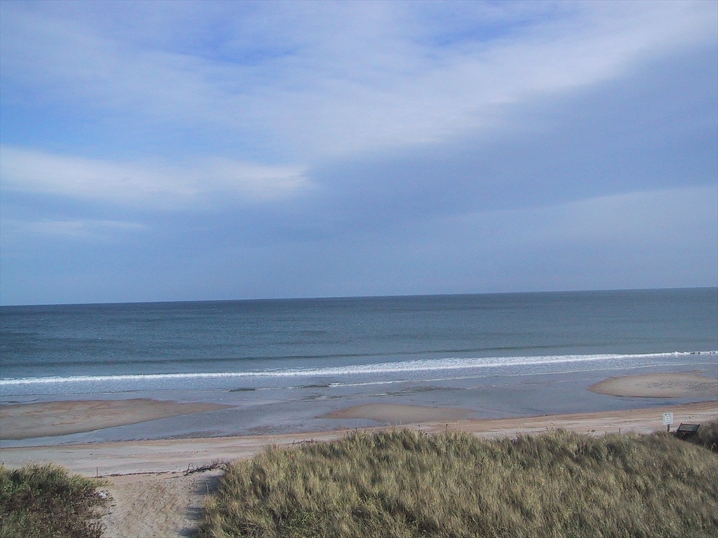 288 North End Blvd, Salisbury, Massachusetts, 3 Bedrooms Bedrooms, 5 Rooms Rooms,1.5 BathroomsBathrooms,Residential Lease,For Rent,North End Blvd,73479041