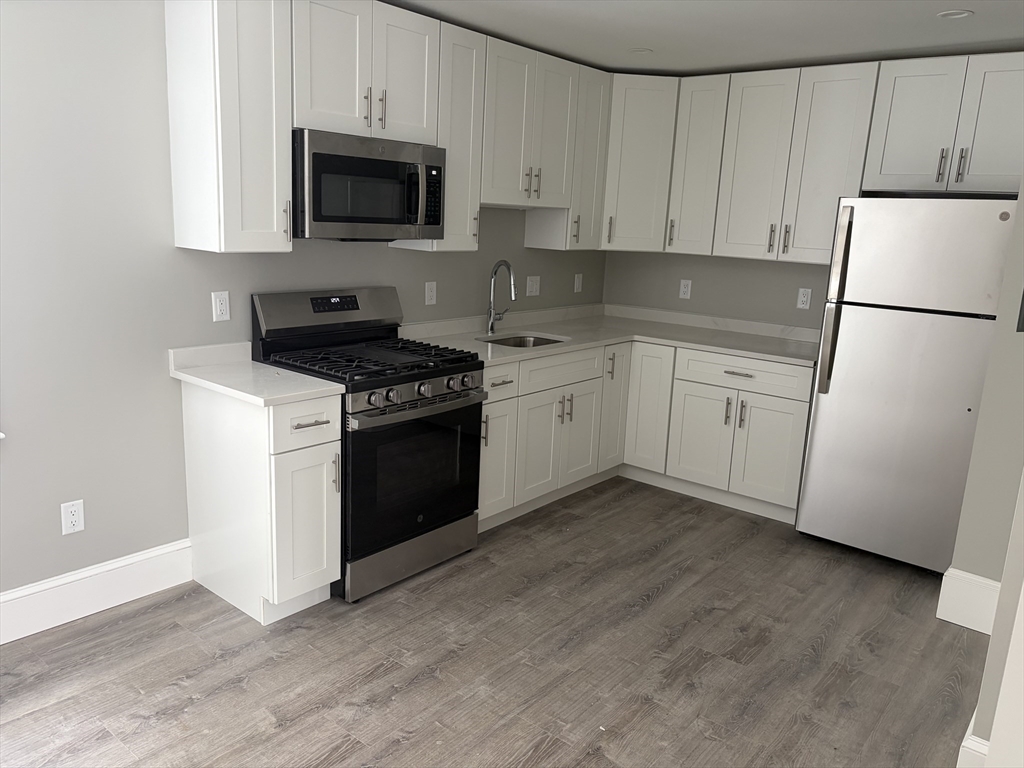 336 Lincoln St, Stoughton, Massachusetts, 1 Bedroom Bedrooms, 3 Rooms Rooms,1 BathroomBathrooms,Residential Lease,For Rent,Lincoln St,73479056