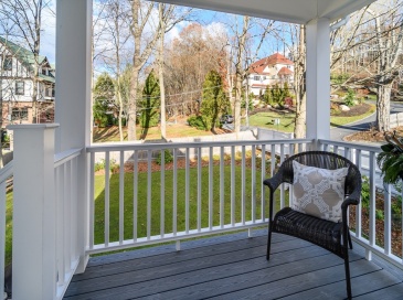 12R Maugus Avenue, Wellesley, Massachusetts, 1 Bedroom Bedrooms, 4 Rooms Rooms,1 BathroomBathrooms,Residential Lease,For Rent,Maugus Avenue,73479054