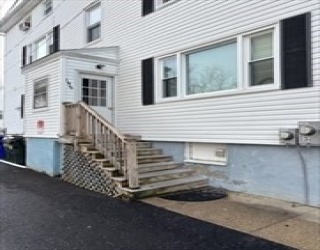 193 Snell, Fall River, Massachusetts, 1 Bedroom Bedrooms, 3 Rooms Rooms,1 BathroomBathrooms,Residential Lease,For Rent,Snell,73479062