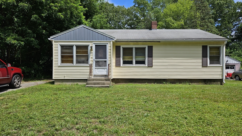 55 Grandview Ave, Worcester, Massachusetts, 3 Bedrooms Bedrooms, 5 Rooms Rooms,1 BathroomBathrooms,Residential,For Sale,Grandview Ave,73479028