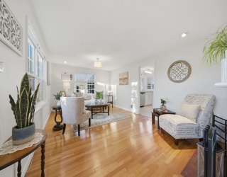 70 Farrell Road, Lynn, Massachusetts, 2 Bedrooms Bedrooms, 4 Rooms Rooms,1 BathroomBathrooms,Residential,For Sale,Farrell Road,73465739