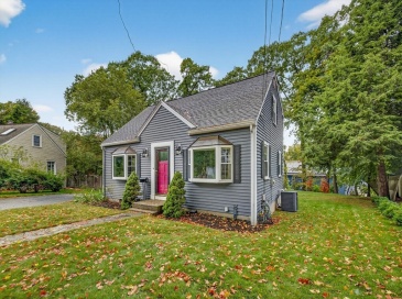 14 Ferndale Road, Natick, Massachusetts, 3 Bedrooms Bedrooms, 7 Rooms Rooms,1.5 BathroomsBathrooms,Residential,For Sale,Ferndale Road,73437183