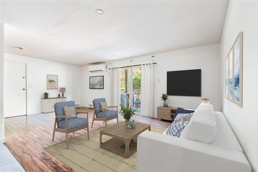 90-92 Sandwich Rd, Bourne, Massachusetts, 2 Bedrooms Bedrooms, 5 Rooms Rooms,1 BathroomBathrooms,Residential,For Sale,Sandwich Rd,73438771