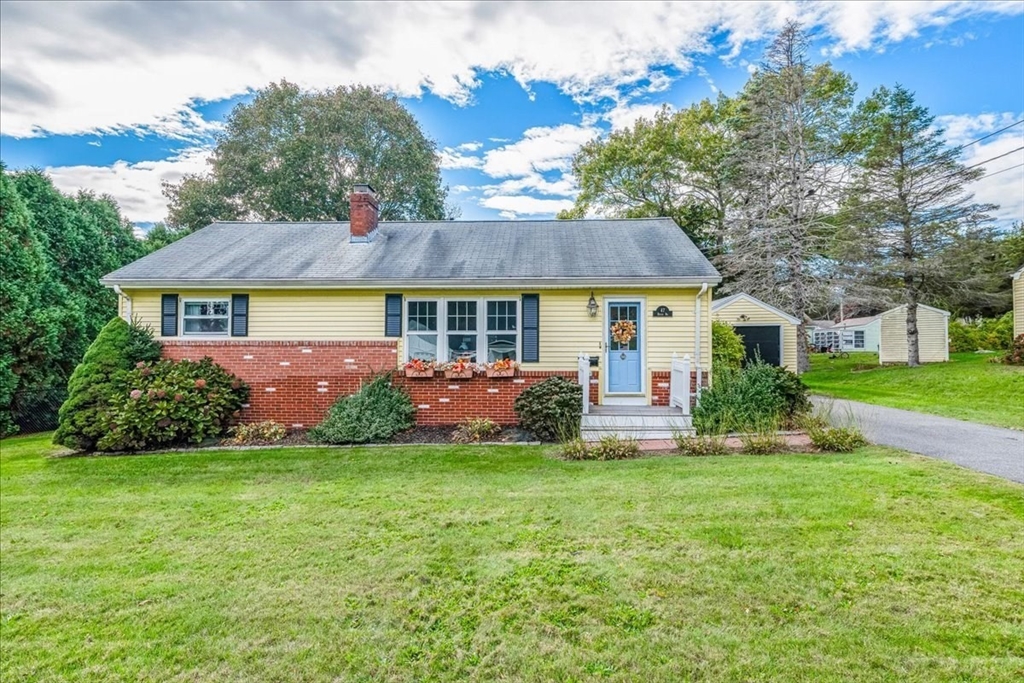 47 Beech Road, Avon, Massachusetts, 2 Bedrooms Bedrooms, 6 Rooms Rooms,1 BathroomBathrooms,Residential,For Sale,Beech Road,73444952