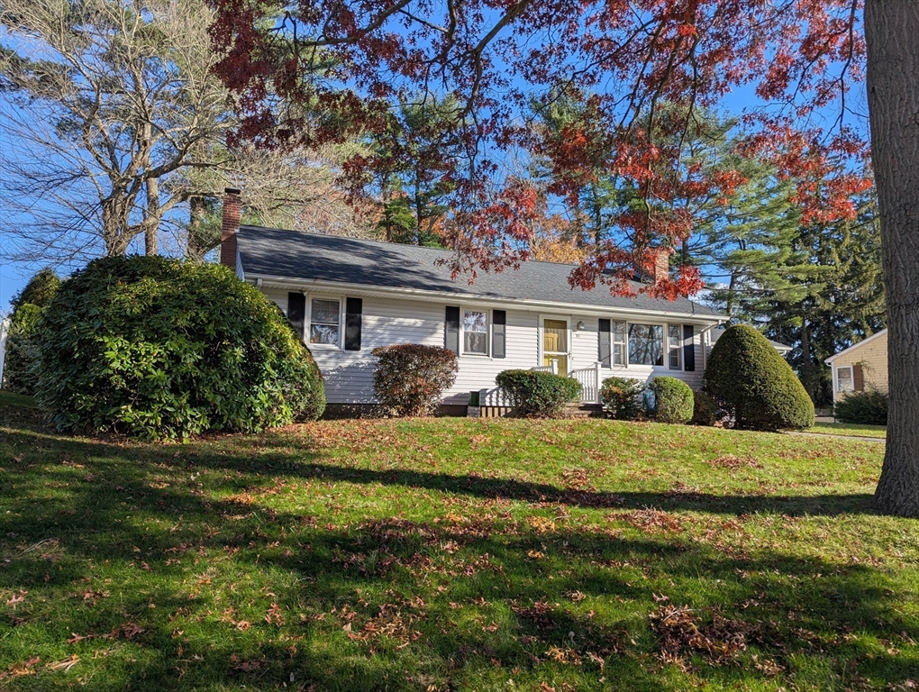 81 Davenport Terrace, Taunton, Massachusetts, 3 Bedrooms Bedrooms, 6 Rooms Rooms,1.5 BathroomsBathrooms,Residential,For Sale,Davenport Terrace,73464584