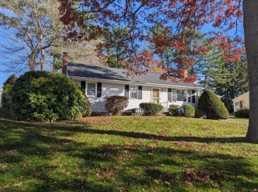 81 Davenport Terrace, Taunton, Massachusetts, 3 Bedrooms Bedrooms, 6 Rooms Rooms,1.5 BathroomsBathrooms,Residential,For Sale,Davenport Terrace,73464584