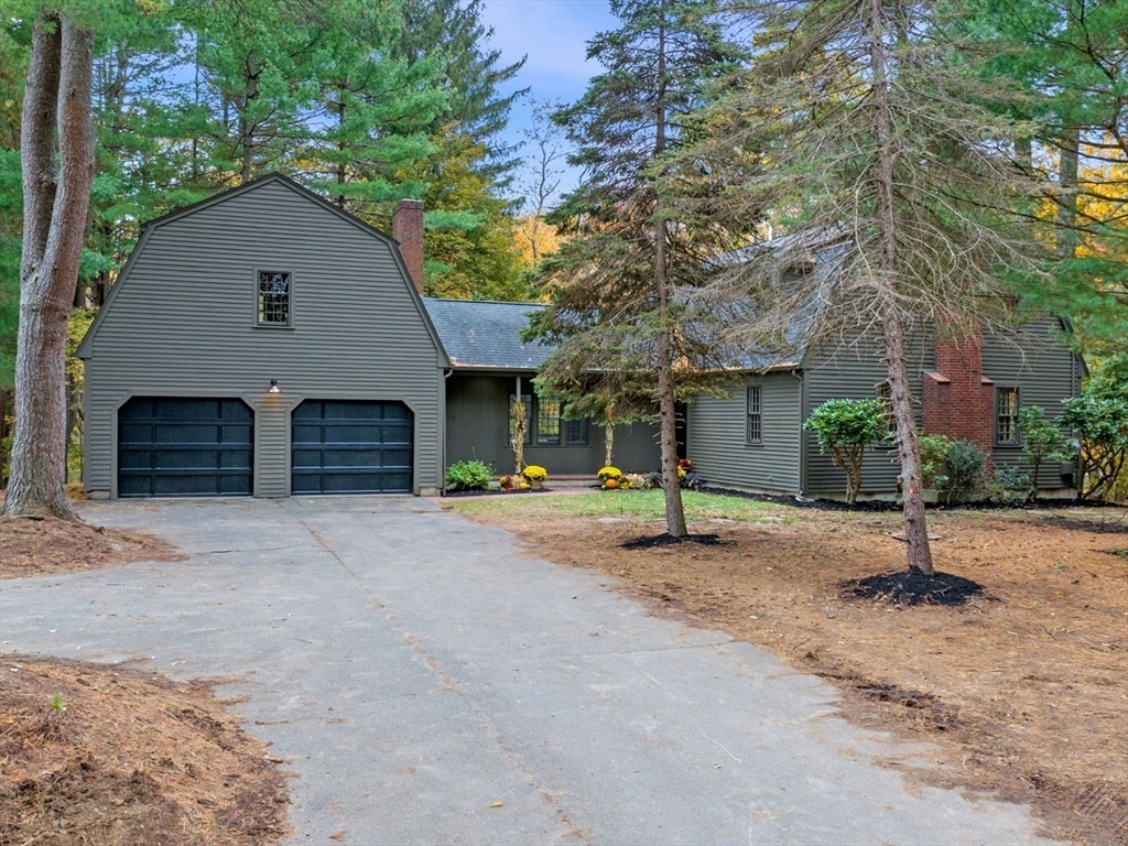 145 Essex Street, Hamilton, Massachusetts, 4 Bedrooms Bedrooms, 10 Rooms Rooms,3.5 BathroomsBathrooms,Residential,For Sale,Essex Street,73448082