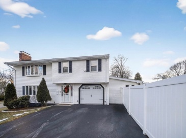 59 Wyman St, Medford, Massachusetts, 3 Bedrooms Bedrooms, 8 Rooms Rooms,2 BathroomsBathrooms,Residential,For Sale,Wyman St,73464404