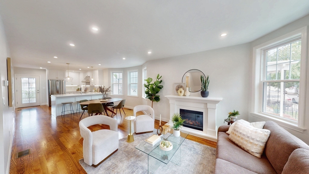 10 Lewis St, Medford, Massachusetts, 4 Bedrooms Bedrooms, 9 Rooms Rooms,2.5 BathroomsBathrooms,Residential,For Sale,Lewis St,73444006