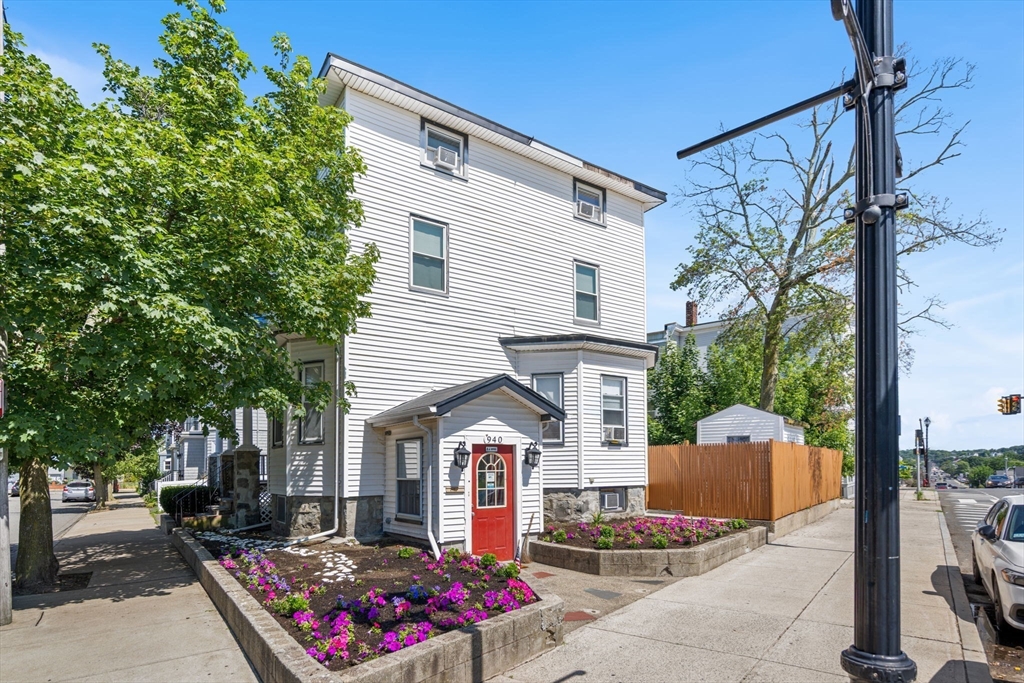 5 Mason St., Everett, Massachusetts, 10 Bedrooms Bedrooms, 14 Rooms Rooms,3 BathroomsBathrooms,Residential,For Sale,Mason St.,73479090