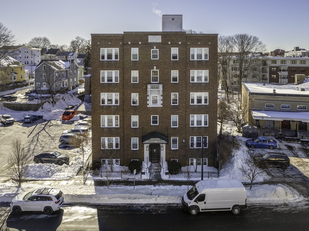 50 Broadway, Beverly, Massachusetts, 3 Rooms Rooms,1 BathroomBathrooms,Residential Lease,For Rent,Broadway,73479116