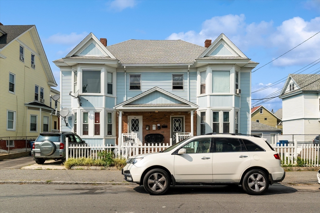 100 Bailey St, Lawrence, Massachusetts, 5 Bedrooms Bedrooms, 8 Rooms Rooms,1 BathroomBathrooms,Residential,For Sale,Bailey St,73479148