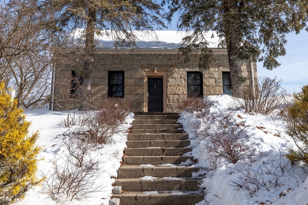 2294 Providence Rd, Northbridge, Massachusetts, 3 Bedrooms Bedrooms, 5 Rooms Rooms,1 BathroomBathrooms,Residential,For Sale,Providence Rd,73476261