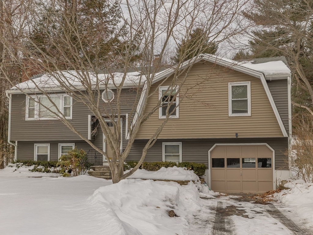 4 Mascuppic Trl, Tyngsborough, Massachusetts, 3 Bedrooms Bedrooms, 6 Rooms Rooms,2 BathroomsBathrooms,Residential,For Sale,Mascuppic Trl,73479165
