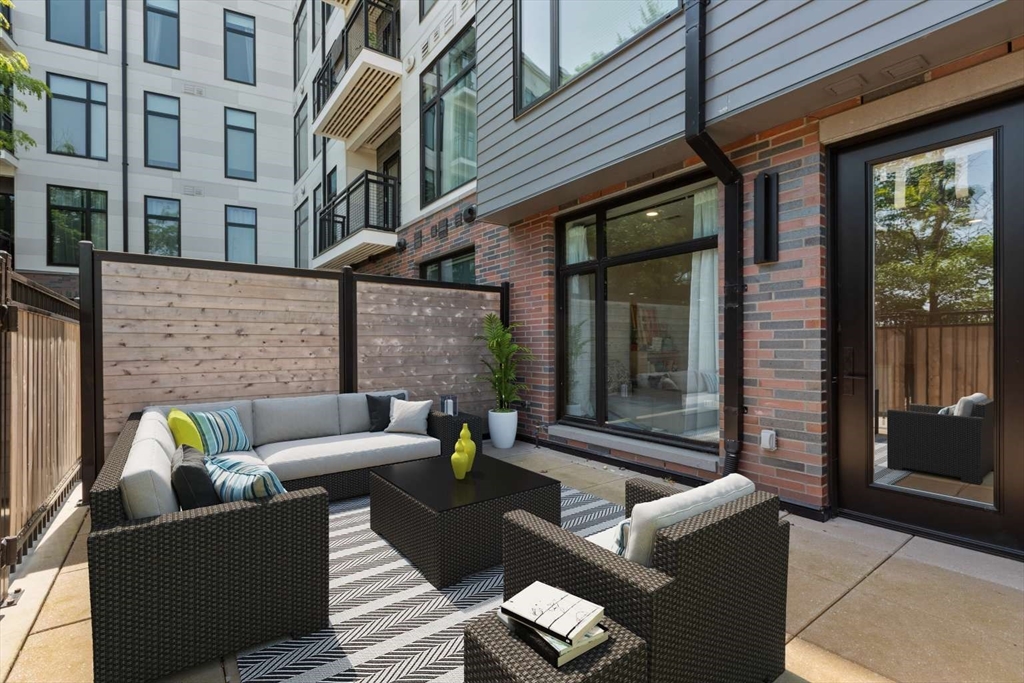 191 Washington Street, Boston, Massachusetts, 1 Bedroom Bedrooms, 1 Room Rooms,1 BathroomBathrooms,Residential,For Sale,Washington Street,73479185