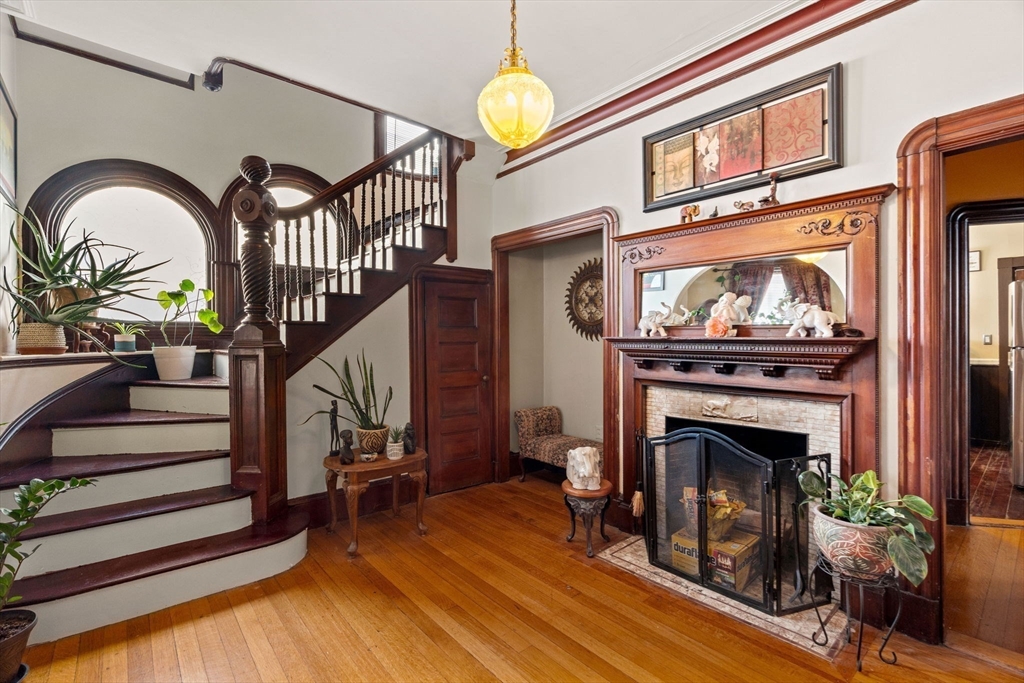 34 Bradlee Street, Boston, Massachusetts, 5 Bedrooms Bedrooms, 10 Rooms Rooms,2 BathroomsBathrooms,Residential,For Sale,Bradlee Street,73479187