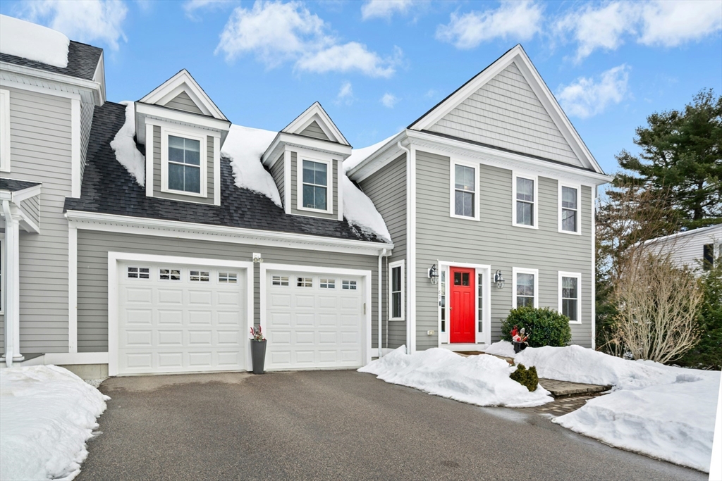 82 Pleasant Street, Medfield, Massachusetts, 3 Bedrooms Bedrooms, 7 Rooms Rooms,2.5 BathroomsBathrooms,Residential,For Sale,Pleasant Street,73479192