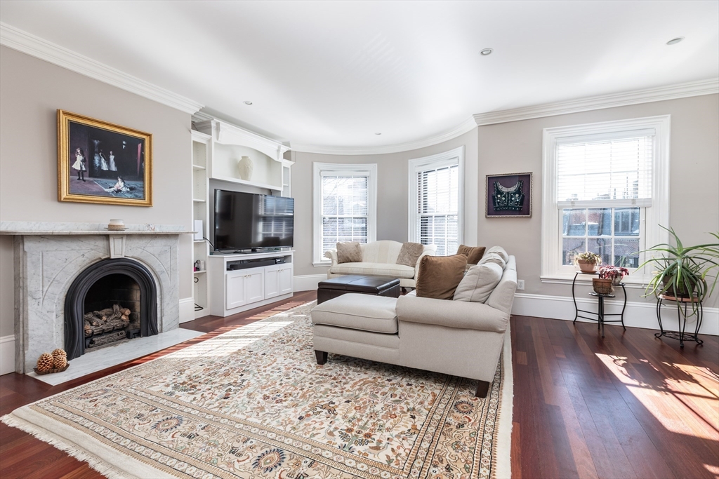 83 Montgomery St, Boston, Massachusetts, 3 Bedrooms Bedrooms, 6 Rooms Rooms,2 BathroomsBathrooms,Residential Lease,For Rent,Montgomery St,73479233