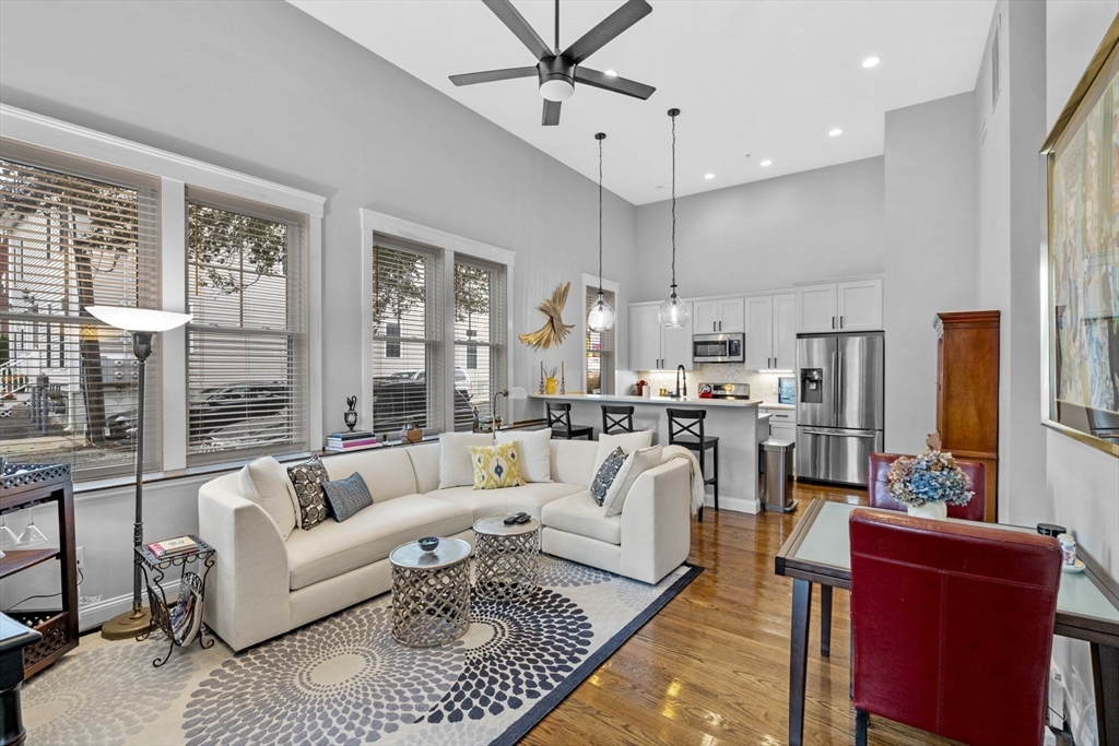 85 Bridge St, Salem, Massachusetts, 2 Bedrooms Bedrooms, 4 Rooms Rooms,2 BathroomsBathrooms,Residential Lease,For Rent,Bridge St,73479294