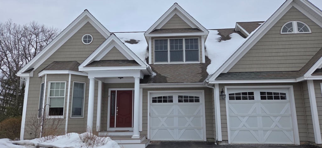 8 Riverview Heights, Amesbury, Massachusetts, 3 Bedrooms Bedrooms, 6 Rooms Rooms,2.5 BathroomsBathrooms,Residential Lease,For Rent,Riverview Heights,73479334