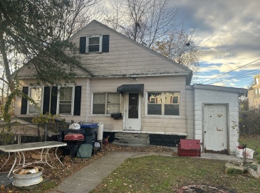 3 Thissell St, Methuen, Massachusetts, 2 Bedrooms Bedrooms, 7 Rooms Rooms,1.5 BathroomsBathrooms,Residential,For Sale,Thissell St,73418248