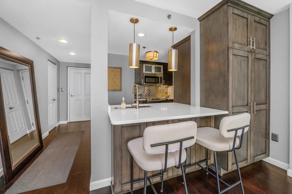 8-12 Museum Way, Cambridge, Massachusetts, 1 Bedroom Bedrooms, 3 Rooms Rooms,1 BathroomBathrooms,Residential Lease,For Rent,Museum Way,73479384