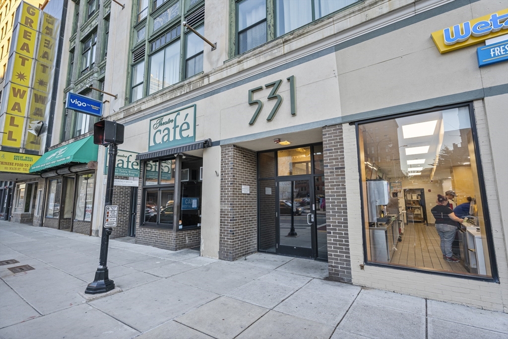 531 Main St, Worcester, Massachusetts, 2 Bedrooms Bedrooms, 4 Rooms Rooms,1 BathroomBathrooms,Residential,For Sale,Main St,73459981