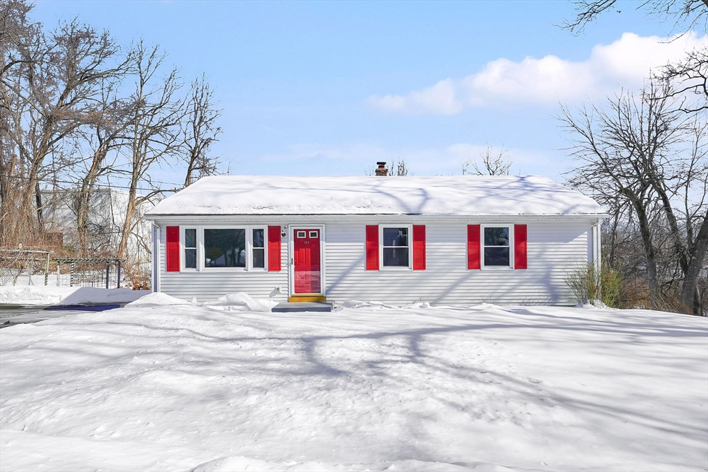 143 Fieldston St, Springfield, Massachusetts, 3 Bedrooms Bedrooms, 5 Rooms Rooms,1 BathroomBathrooms,Residential,For Sale,Fieldston St,73479411