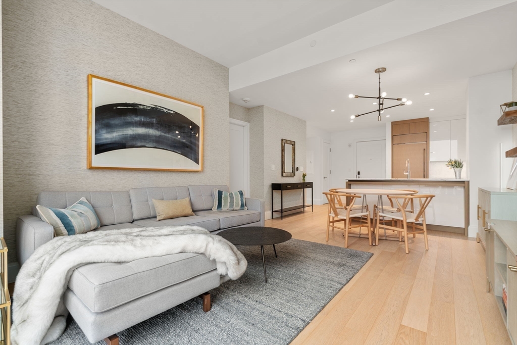 380 Harrison Ave, Boston, Massachusetts, 1 Bedroom Bedrooms, 4 Rooms Rooms,1.5 BathroomsBathrooms,Residential,For Sale,Harrison Ave,73479436