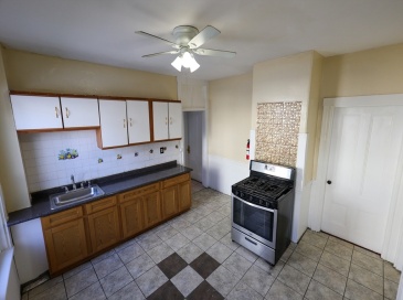 37 Clarkson Street, Boston, Massachusetts, 3 Bedrooms Bedrooms, 5 Rooms Rooms,1 BathroomBathrooms,Residential Lease,For Rent,Clarkson Street,73479446