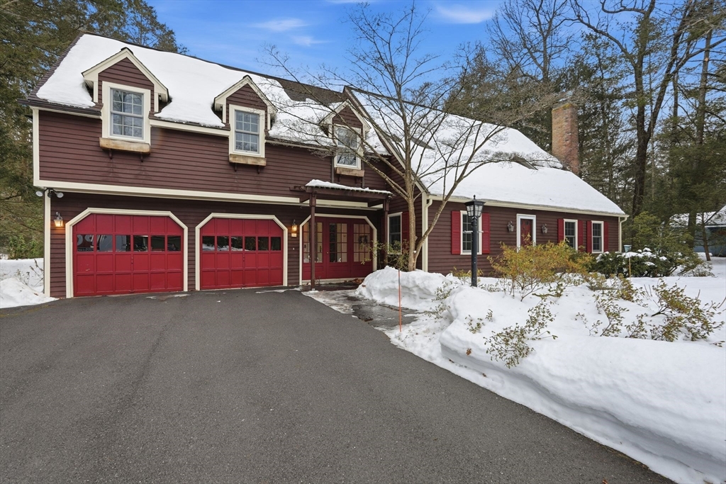 204 Aubinwood Road, Amherst, Massachusetts, 4 Bedrooms Bedrooms, 11 Rooms Rooms,3.5 BathroomsBathrooms,Residential,For Sale,Aubinwood Road,73479443