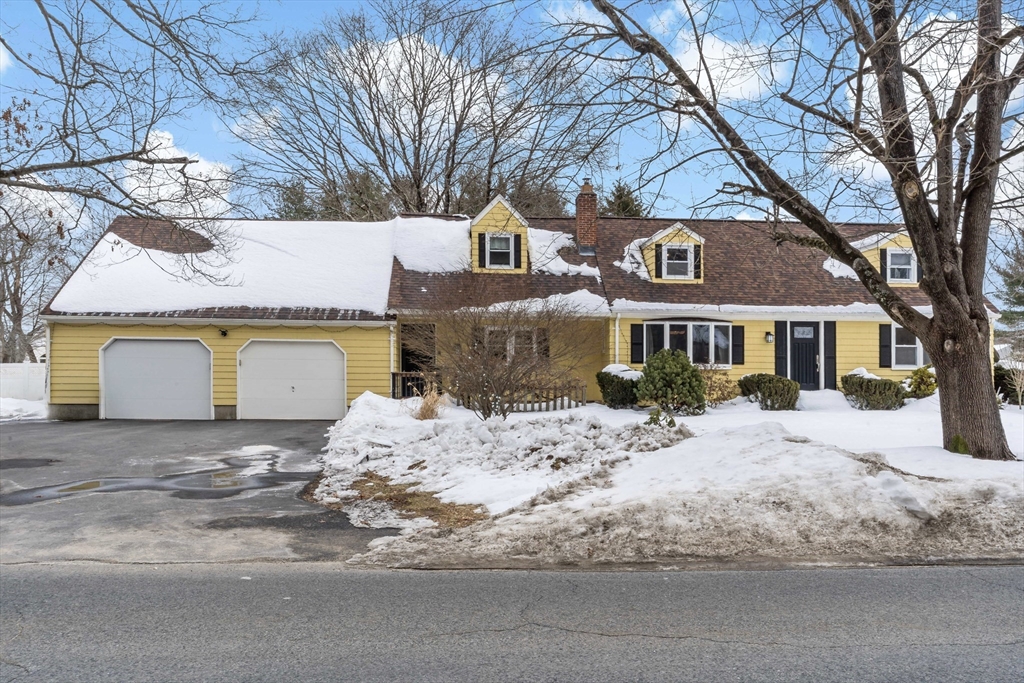 71 Agricultural Ave, Rehoboth, Massachusetts, 4 Bedrooms Bedrooms, 7 Rooms Rooms,2 BathroomsBathrooms,Residential,For Sale,Agricultural Ave,73479388