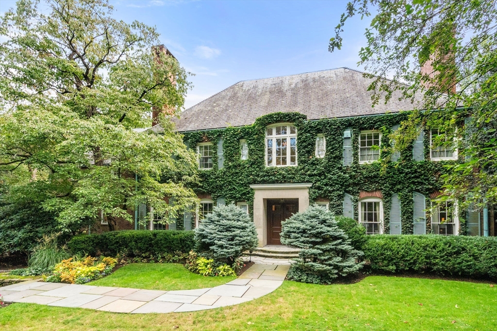 188 Heath St, Brookline, Massachusetts, 6 Bedrooms Bedrooms, 15 Rooms Rooms,6.5 BathroomsBathrooms,Residential,For Sale,Heath St,73479457