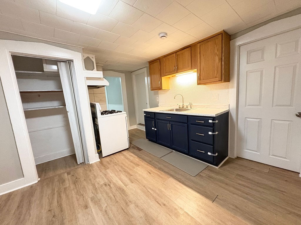 72 Wales St, Taunton, Massachusetts, 2 Bedrooms Bedrooms, 5 Rooms Rooms,1 BathroomBathrooms,Residential Lease,For Rent,Wales St,73479461