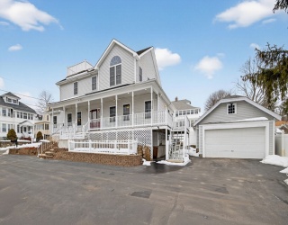 1146 Essex St, Lawrence, Massachusetts, 4 Bedrooms Bedrooms, 8 Rooms Rooms,4 BathroomsBathrooms,Residential,For Sale,Essex St,73479465