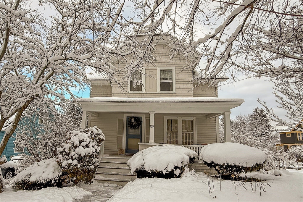 169 Whitmarsh Ave, Worcester, Massachusetts, 3 Bedrooms Bedrooms, 6 Rooms Rooms,1 BathroomBathrooms,Residential,For Sale,Whitmarsh Ave,73479464