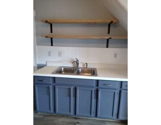 19 Wolcott St, Boston, Massachusetts, 2 Bedrooms Bedrooms, 5 Rooms Rooms,1 BathroomBathrooms,Residential Lease,For Rent,Wolcott St,73479489