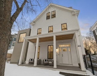 44A Robeson St, Boston, Massachusetts, 6 Bedrooms Bedrooms, 15 Rooms Rooms,3.5 BathroomsBathrooms,Residential,For Sale,Robeson St,73479498