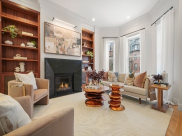 352 Marlborough St, Boston, Massachusetts, 4 Bedrooms Bedrooms, 14 Rooms Rooms,5.5 BathroomsBathrooms,Residential,For Sale,Marlborough St,73479490