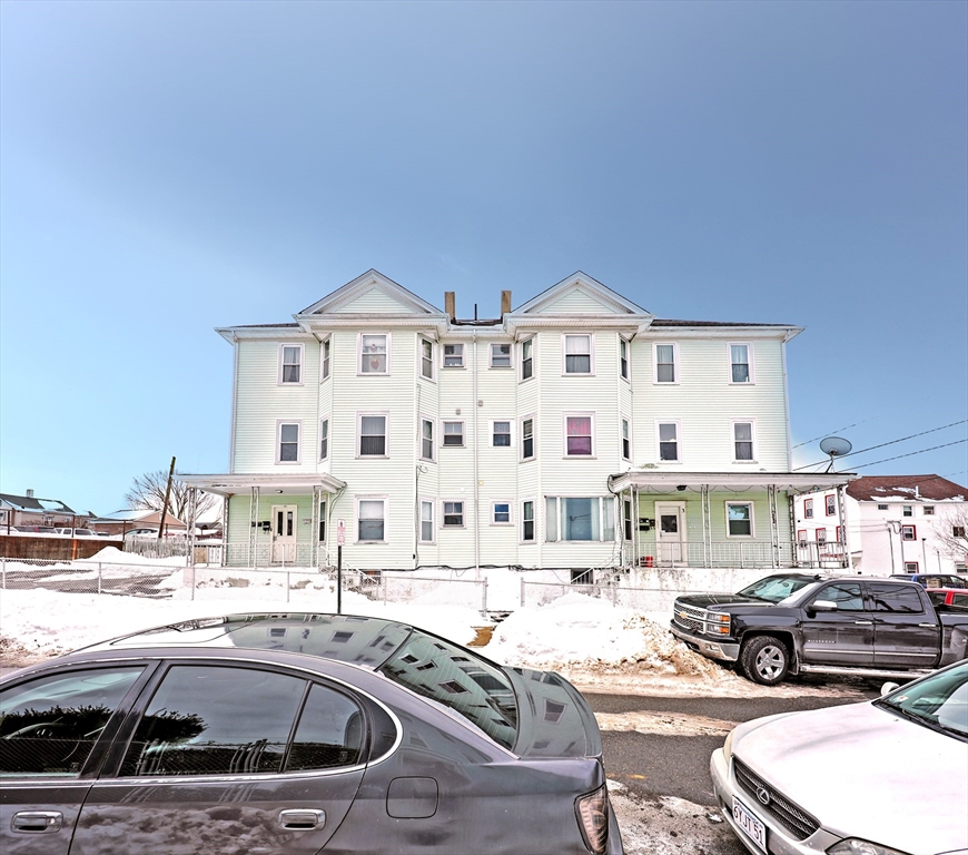 3-15 Edgemond Street, Fall River, Massachusetts, 15 Bedrooms Bedrooms, 21 Rooms Rooms,6 BathroomsBathrooms,Residential Income,For Sale,Edgemond Street,73479519