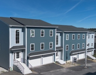 17-A Mott St, Worcester, Massachusetts, 3 Bedrooms Bedrooms, 6 Rooms Rooms,2.5 BathroomsBathrooms,Residential Lease,For Rent,Mott St,73479535