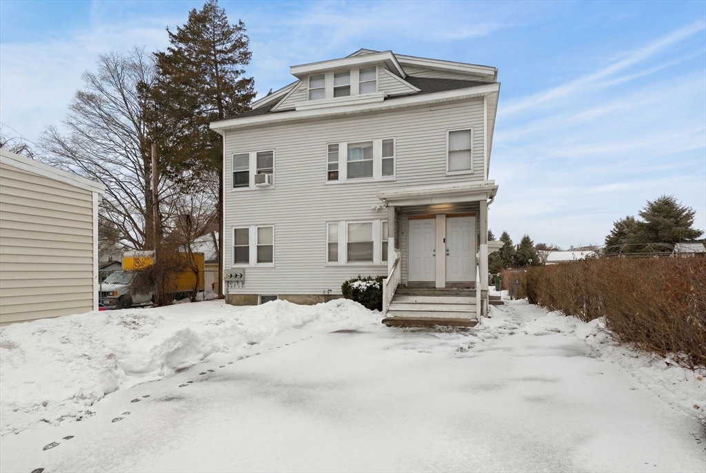 25 1/2 Porter Street, Taunton, Massachusetts, 3 Bedrooms Bedrooms, 4 Rooms Rooms,1 BathroomBathrooms,Residential Lease,For Rent,Porter Street,73479544