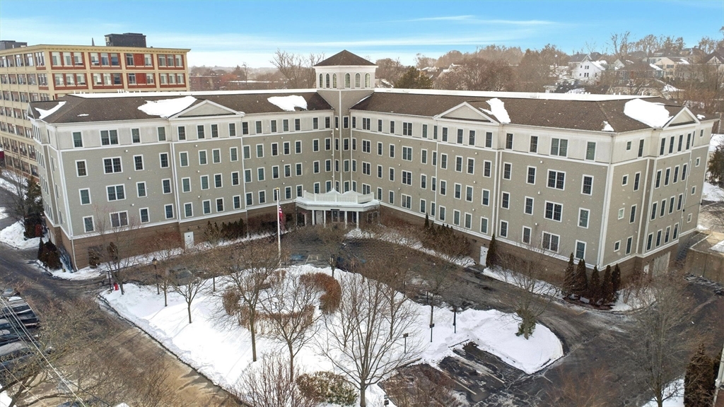 8 Crowninshield Street, Peabody, Massachusetts, 2 Bedrooms Bedrooms, 4 Rooms Rooms,2 BathroomsBathrooms,Residential,For Sale,Crowninshield Street,73476757