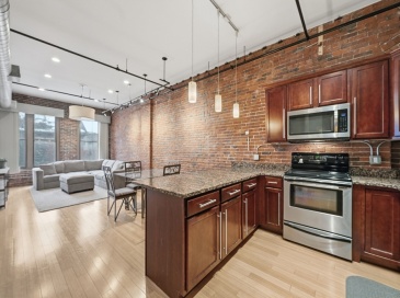 61 Market St, Lowell, Massachusetts, 2 Bedrooms Bedrooms, 4 Rooms Rooms,2 BathroomsBathrooms,Residential Lease,For Rent,Market St,73479575