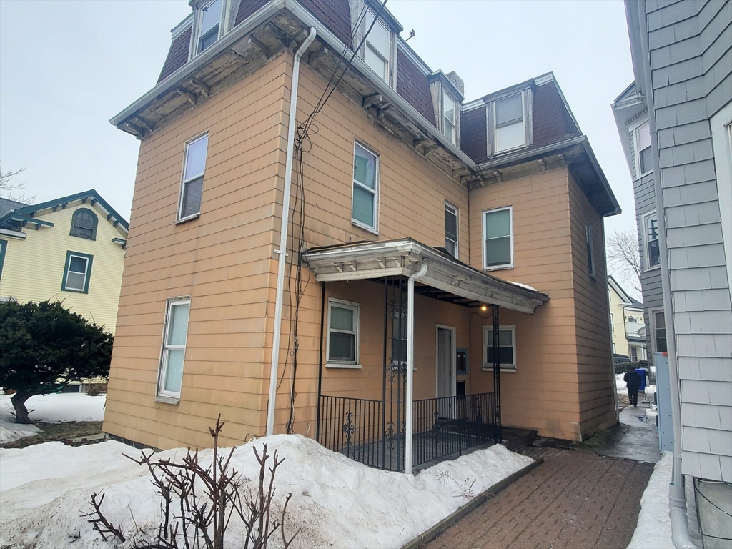 18 Rockville Park, Boston, Massachusetts, 1 Bedroom Bedrooms, 3 Rooms Rooms,Residential Lease,For Rent,Rockville Park,73479576