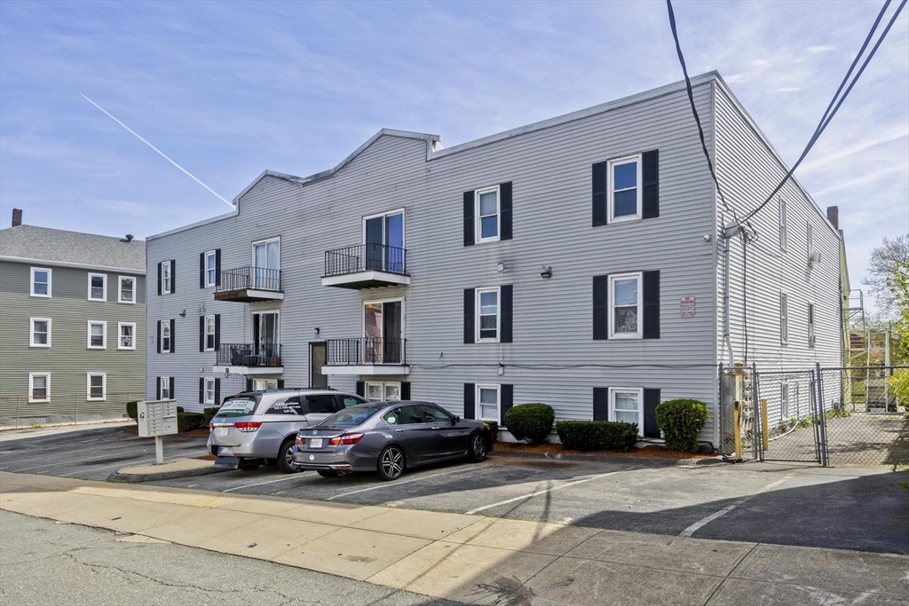 526 3rd St, Fall River, Massachusetts, 36 Bedrooms Bedrooms, 60 Rooms Rooms,12 BathroomsBathrooms,Residential Income,For Sale,3rd St,73436227